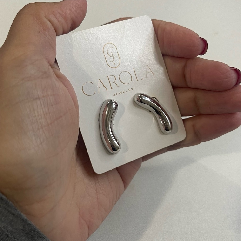 Simple And Elegant Plain Silver Post Earrings 18k… - image 2